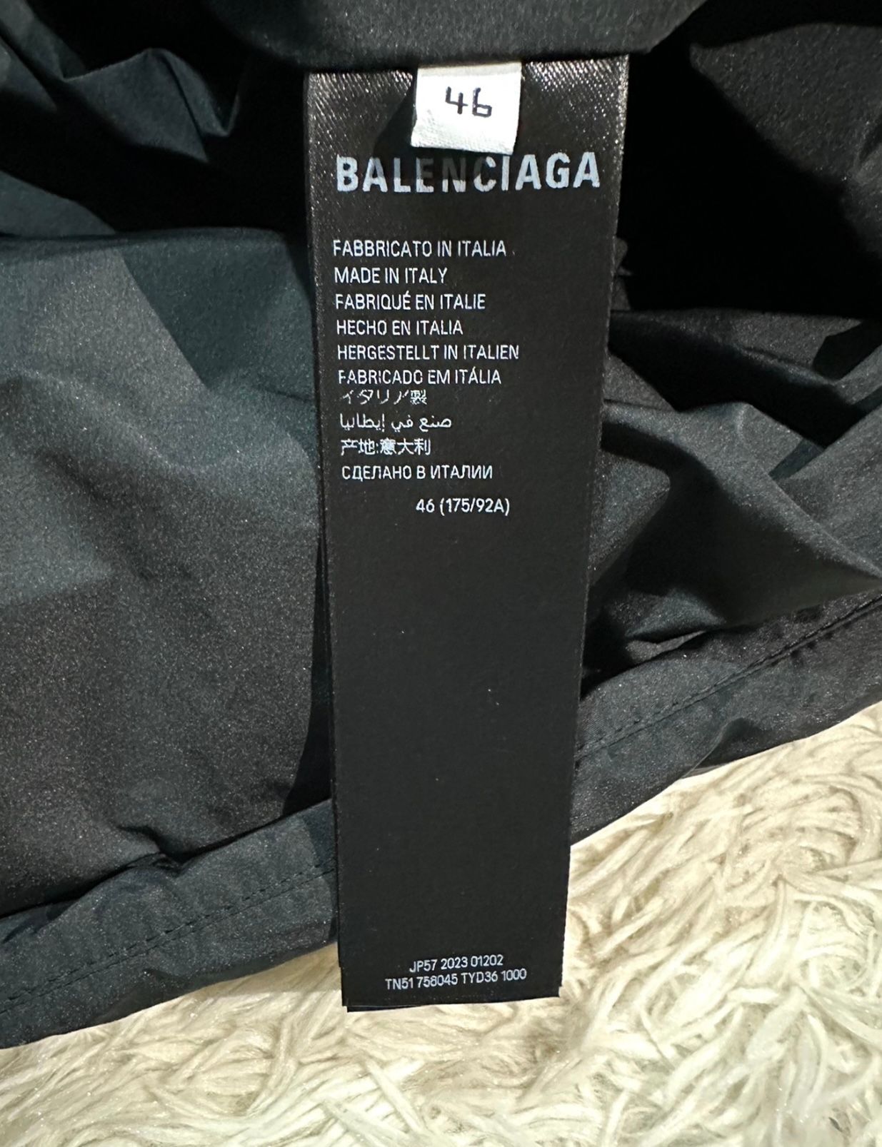 Balenciaga Political Campaign C-Shape Puffer in black - 5
