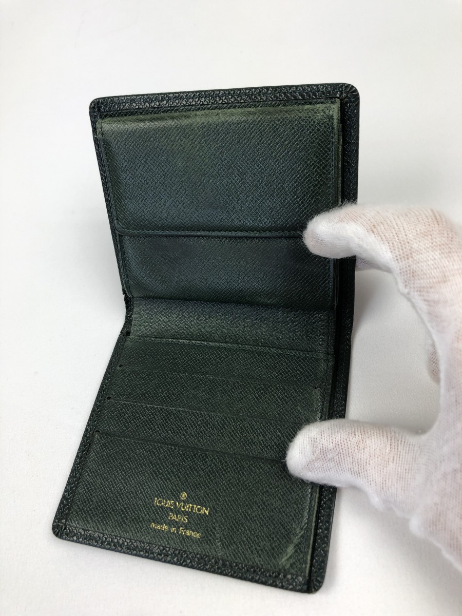 Louis Vuitton green taiga card holder - 3