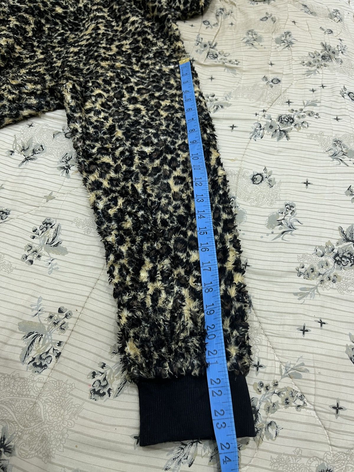 Japanese Brand - (Eee). MODISH GAZE LEOPARD HOODIE SWEATER - 15