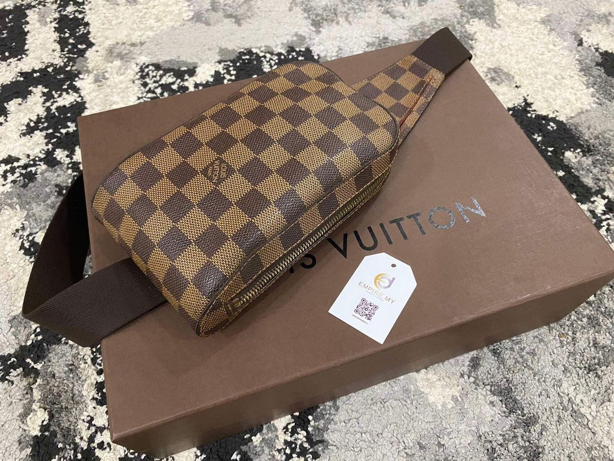 Authentic Louis Vuitton Damier Ebene Crossbody - 3