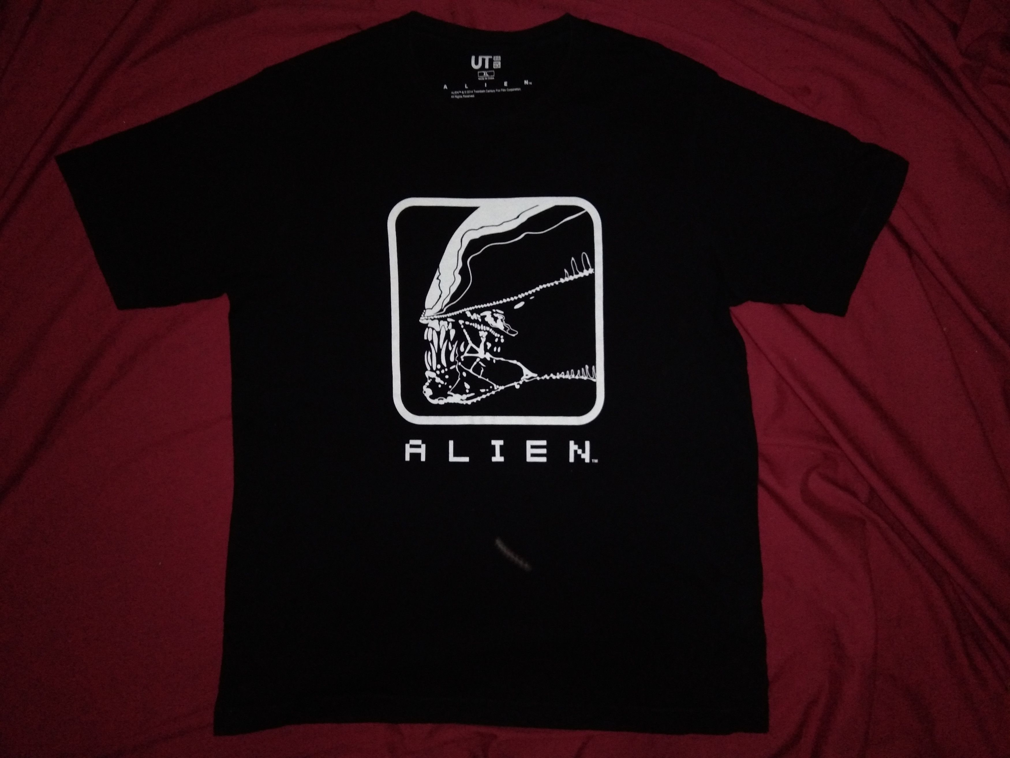 Uniqlo - Alien tshirt movie promo retro - 2