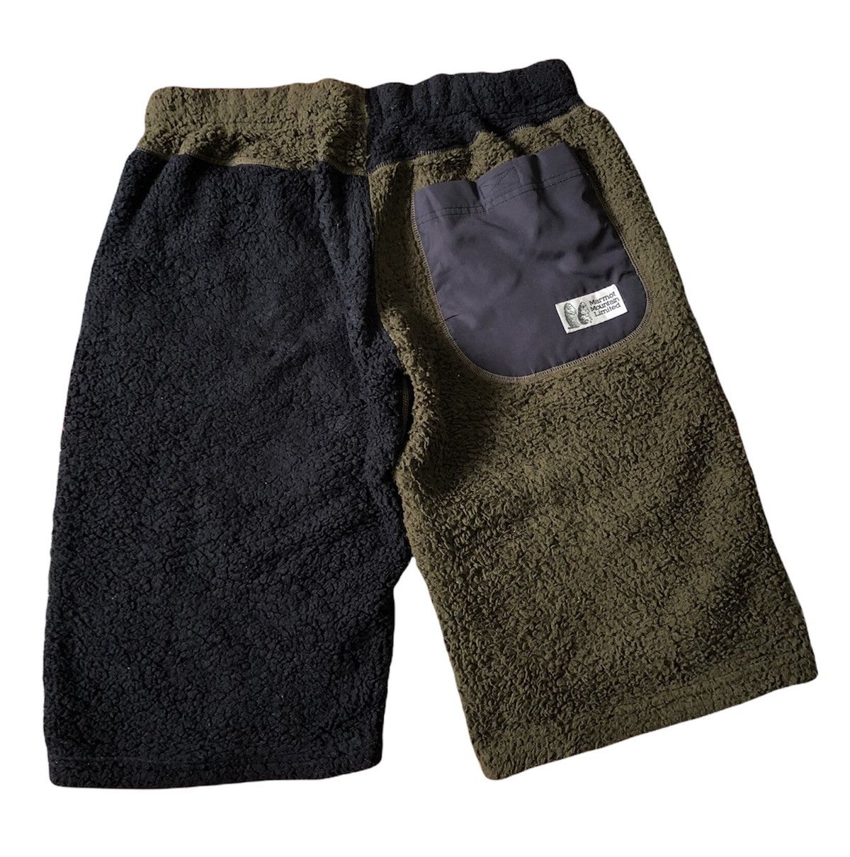 Outdoor Style Go Out! - 🔥MARMOT MOUNTAIN LIMITED DEEP FLEECE SHORT PANTS - 4