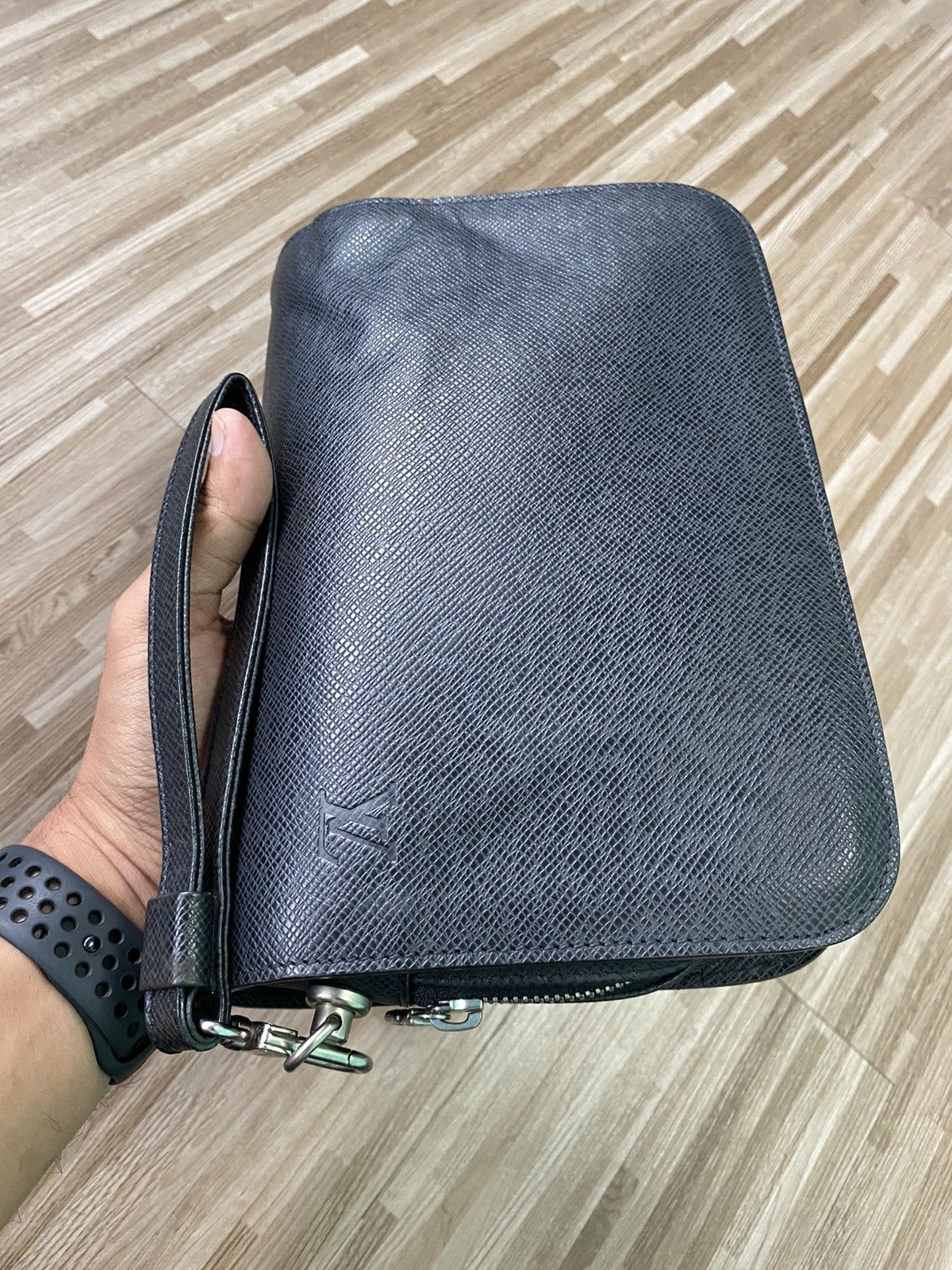 Authentic Louis Vuitton Black Taiga Clutch - 15