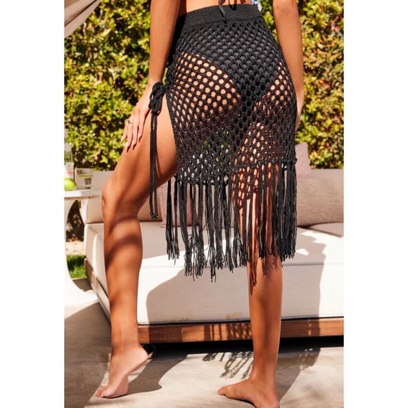 Lulu's - Lulus Back at the Beach Black Crochet Fringe Swim Cover-Up Skirt - 2