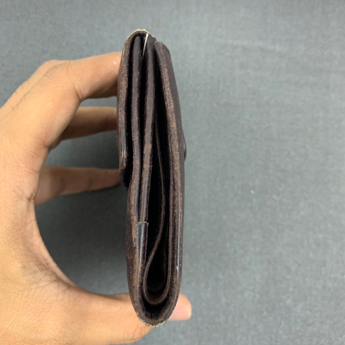 Thrashed Gucci Leather Wallet - 3