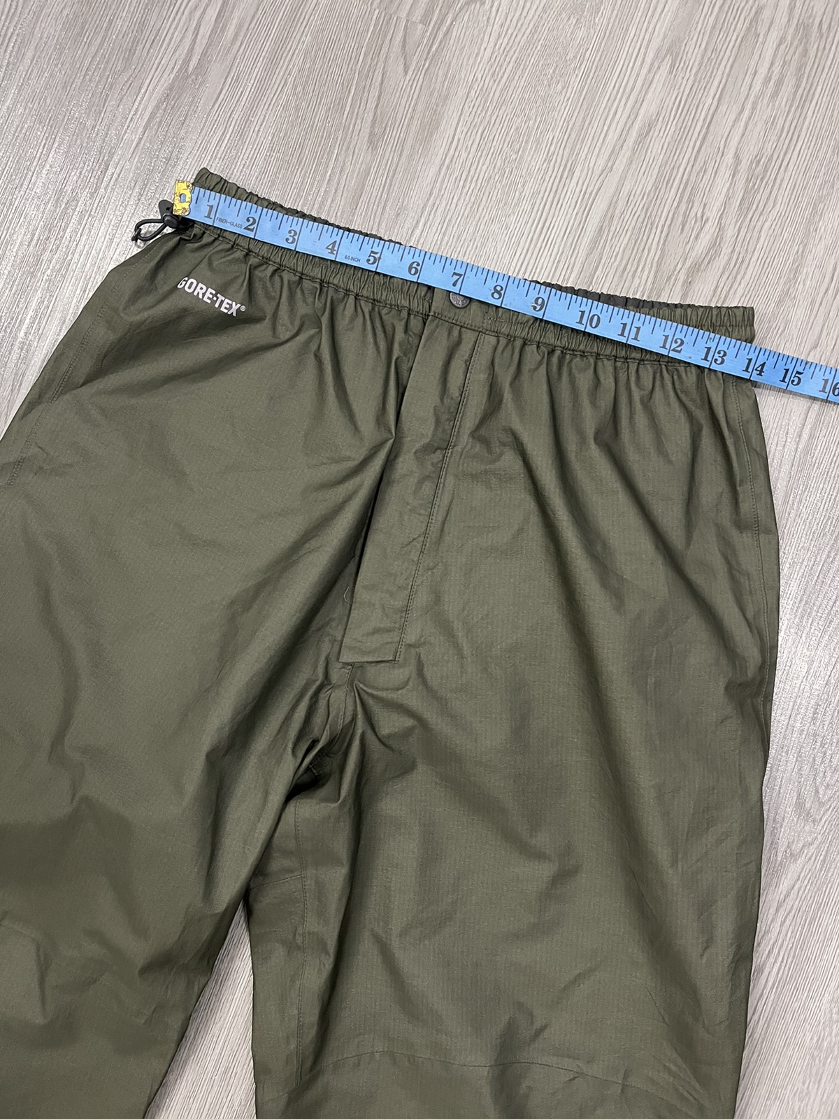 Gorpcore deal🔥The North Face Goretex pant in green - 12