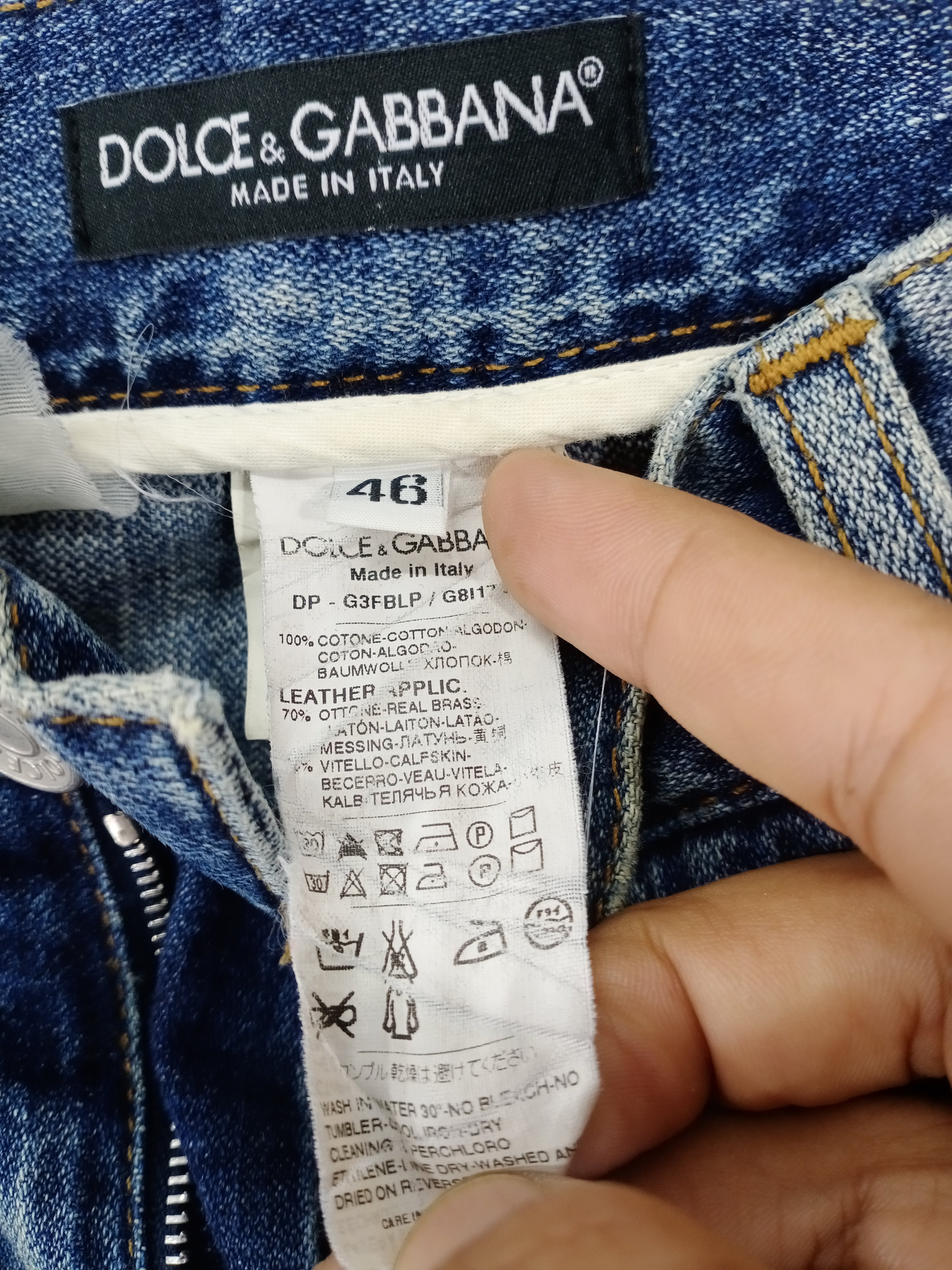 💥RARE💥Dolce Gabbana Medium Wash Distressed Jeans - 7