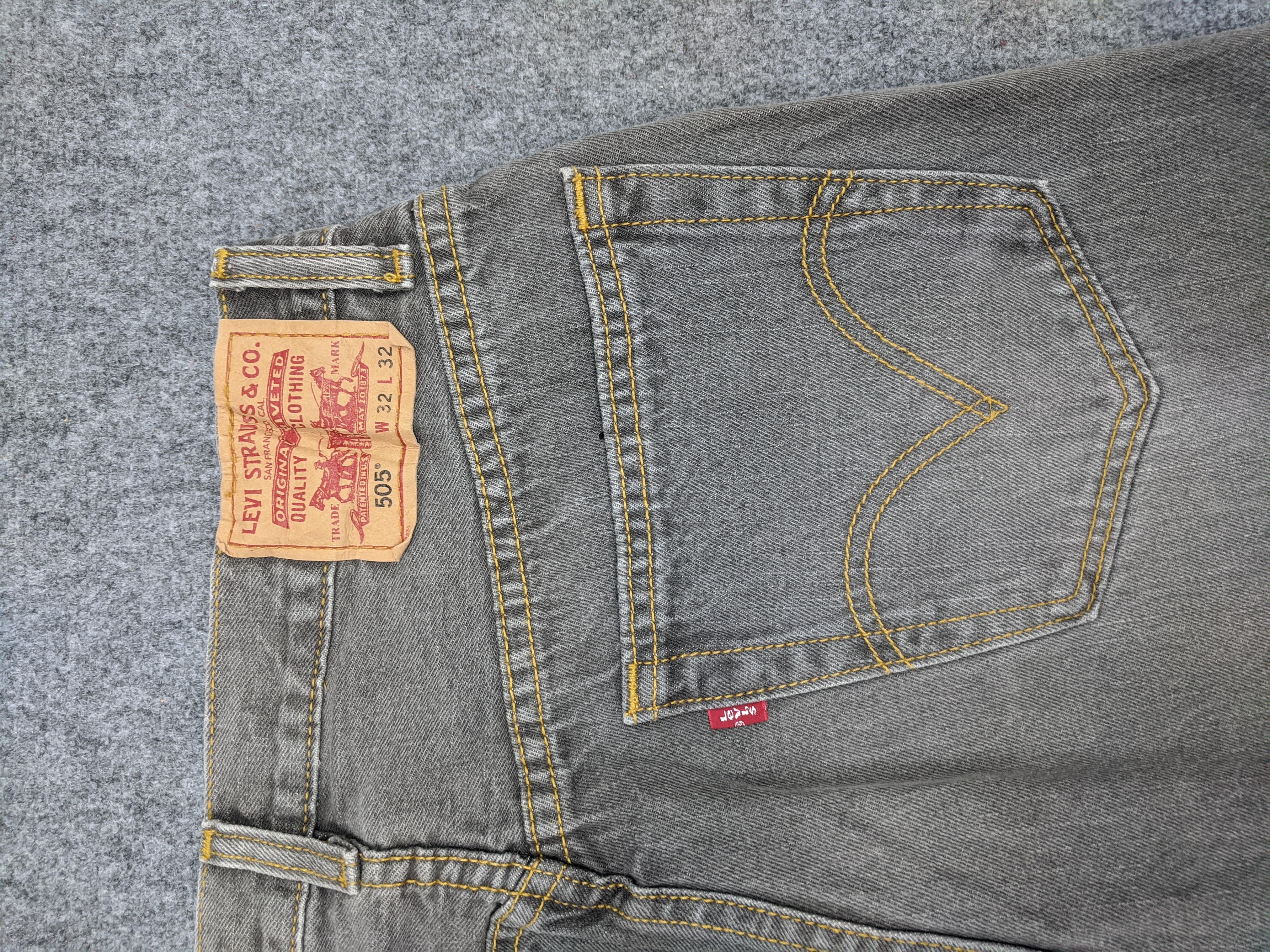 Vintage - Vintage Sun Faded Black Levis 505 Jeans - 12