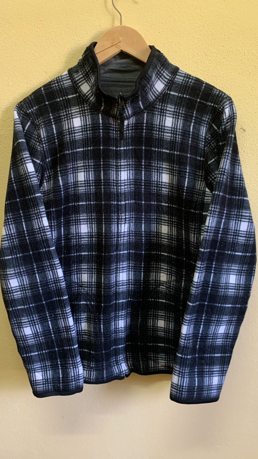 Uniqlo - UNIQLO REVERSIBLE SWEATER FLEECE TARTAN - 1