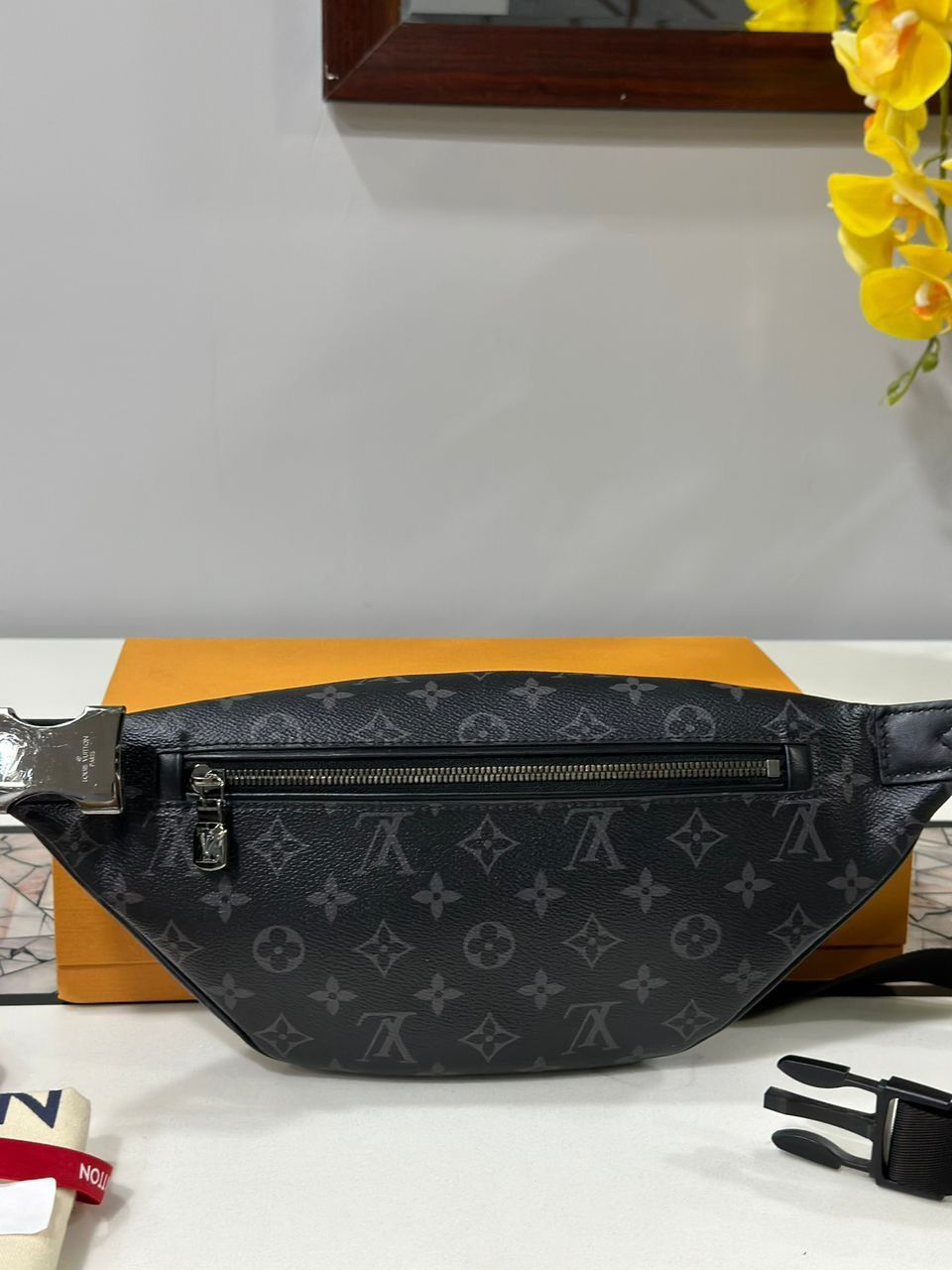 Authentic Louis Vuitton Discovery Bumbag Waist Bag New 2022 - 24