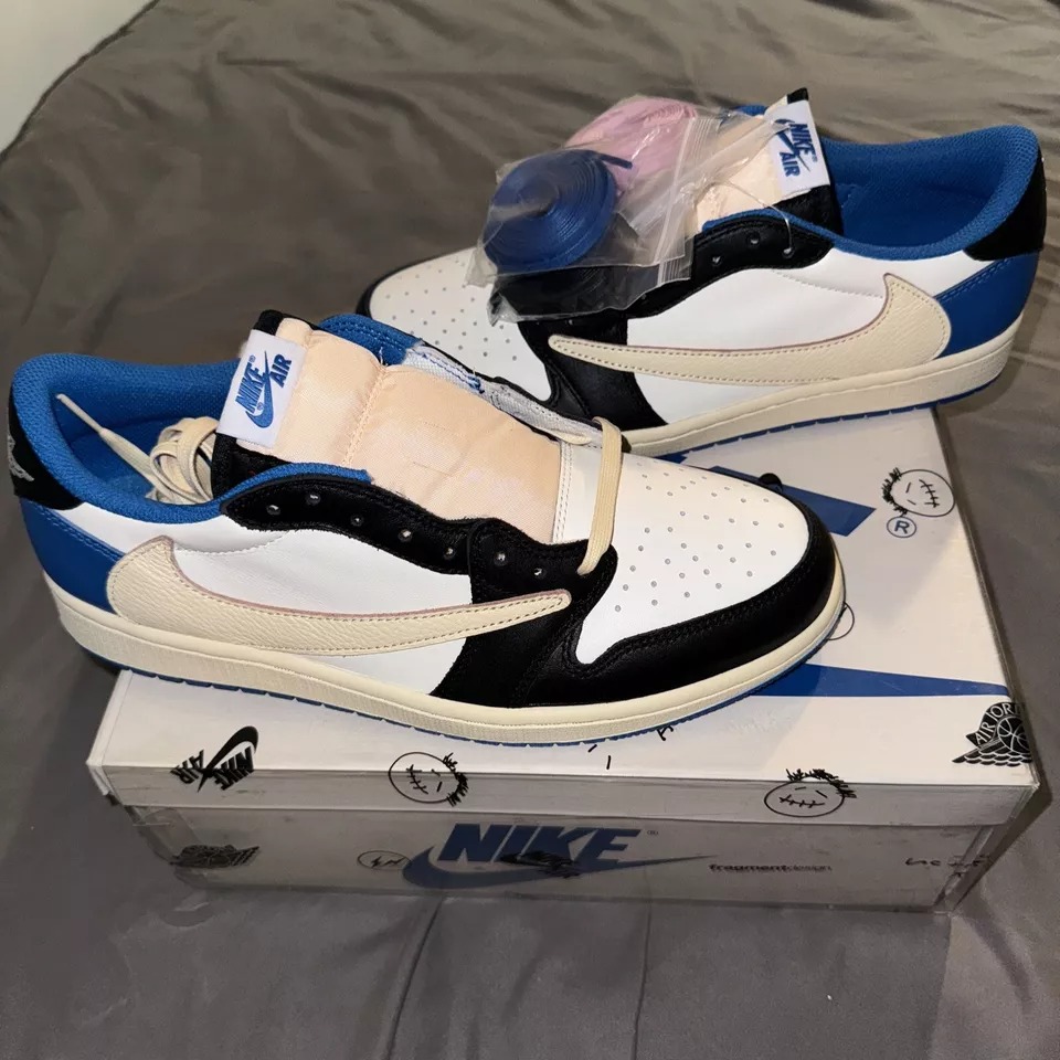 Jordan 1 Retro Low OG SP Fragment x Travis Scott - 3