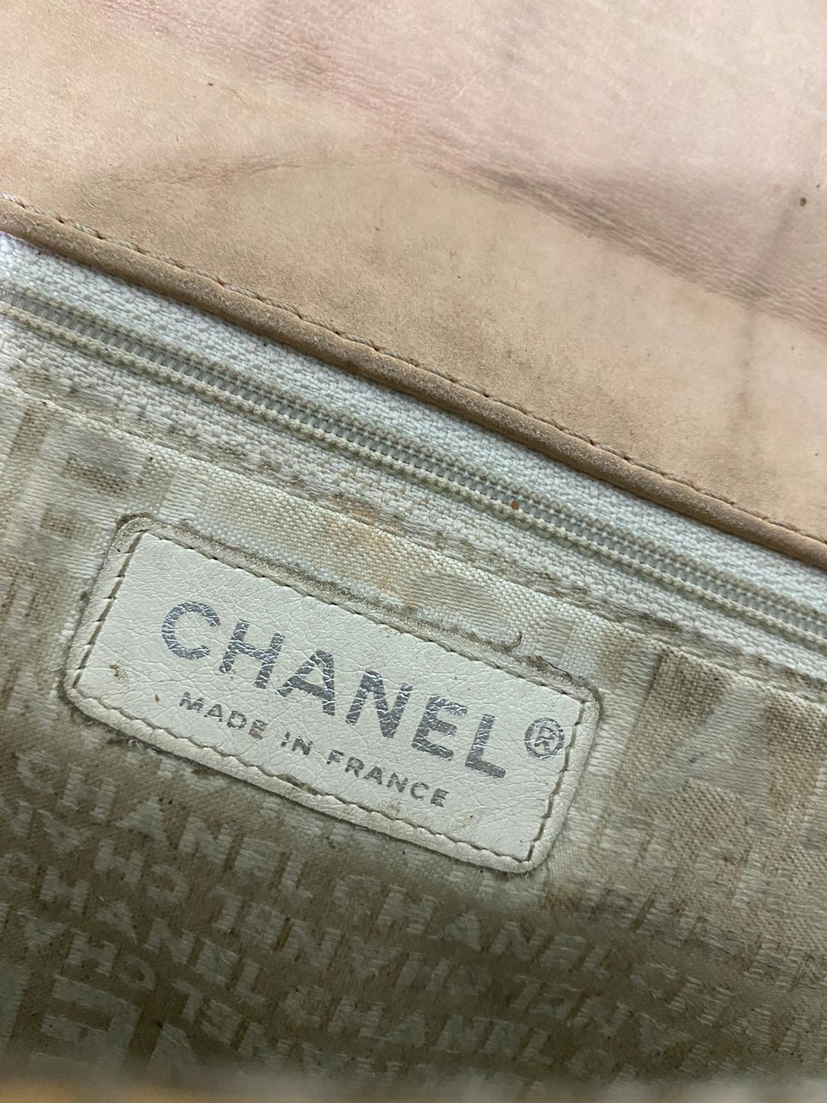 Vintage Authentic CHANEL CC Shoulder Bag - 10