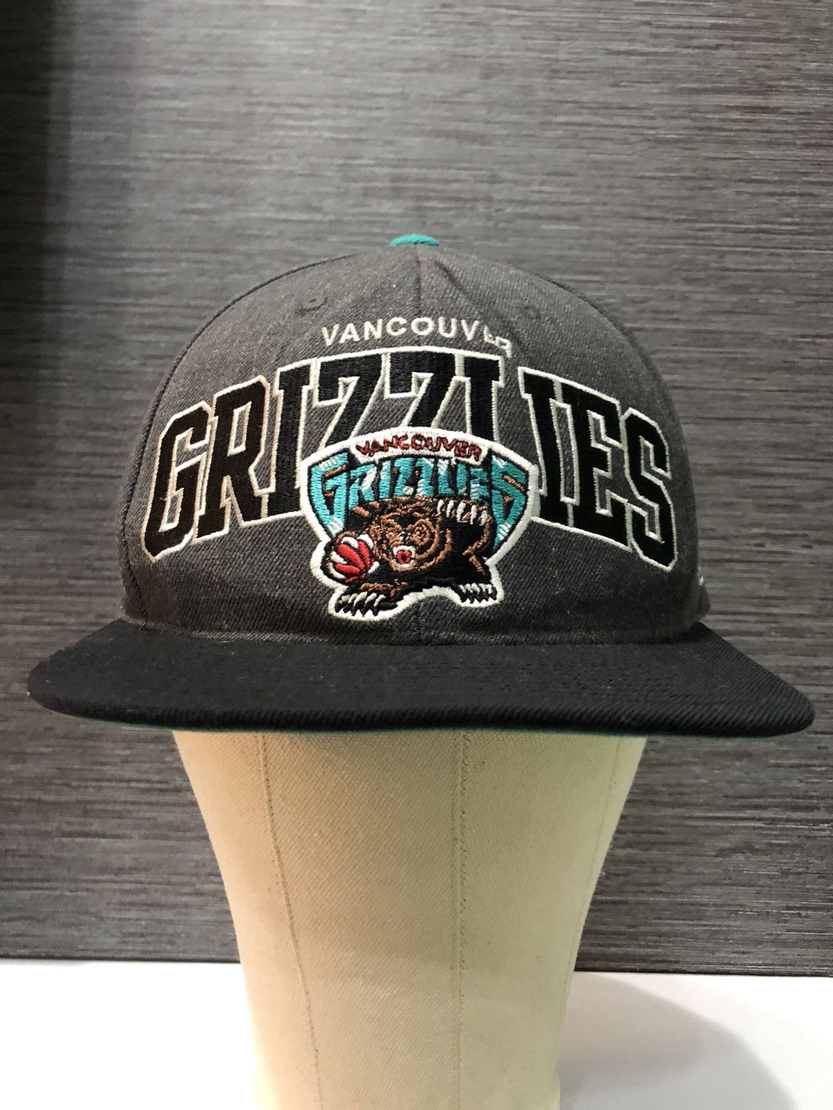 Mitchell & Ness Vancouver Grizzlies NBA Hat Cap - 3