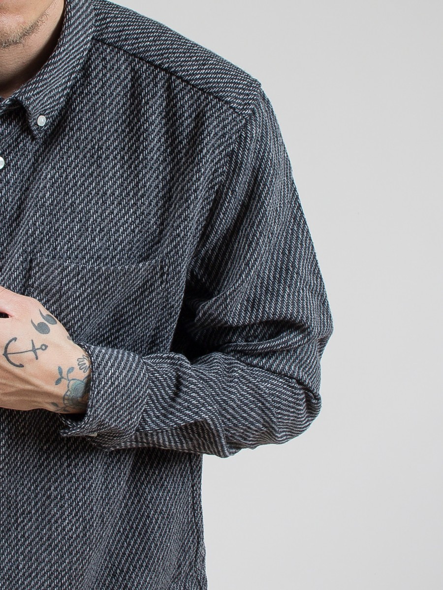 Whyred - BNWT AW16 WHYRED MILLS BUTTON DOWN SHIRT 48 - 19