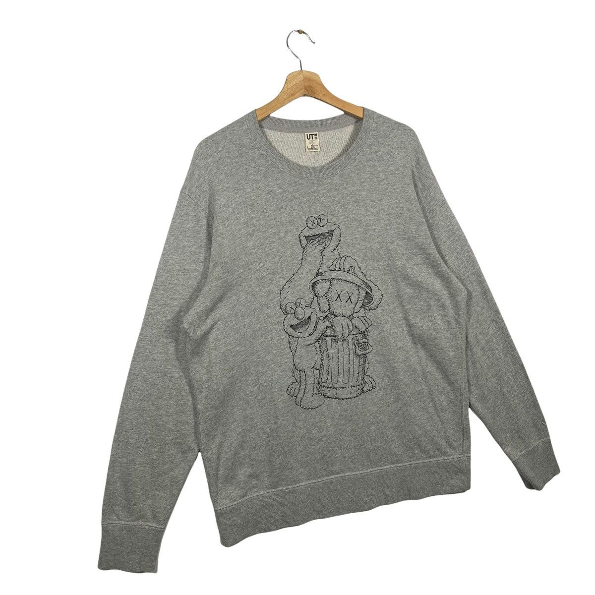 Vintage Kaws X Sesame Street X Uniqlo Sweatshirt - 2