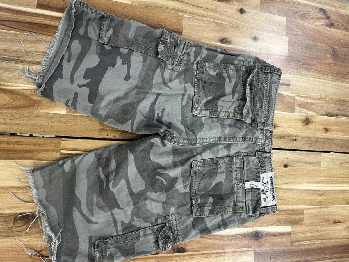 True Religion Army GreenShort Pants - 7