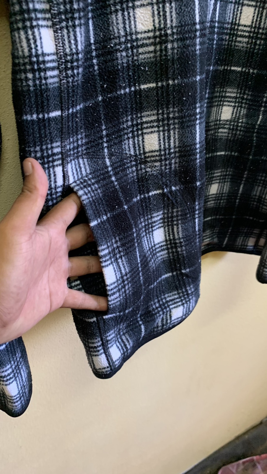 Uniqlo - UNIQLO REVERSIBLE SWEATER FLEECE TARTAN - 5