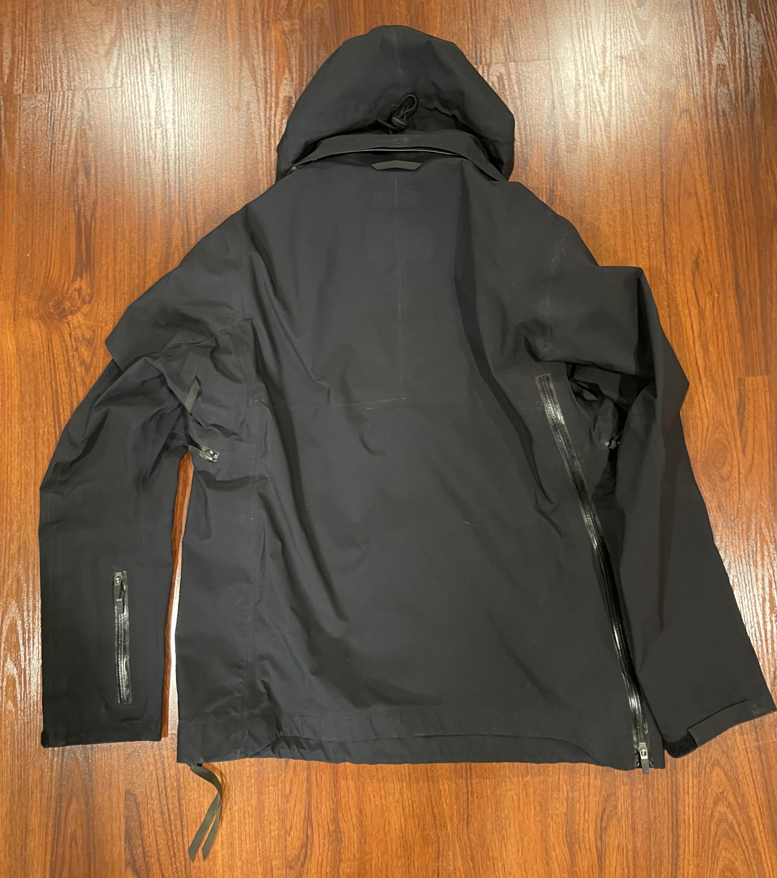 ACRONYM J1A-GT Mサイズ