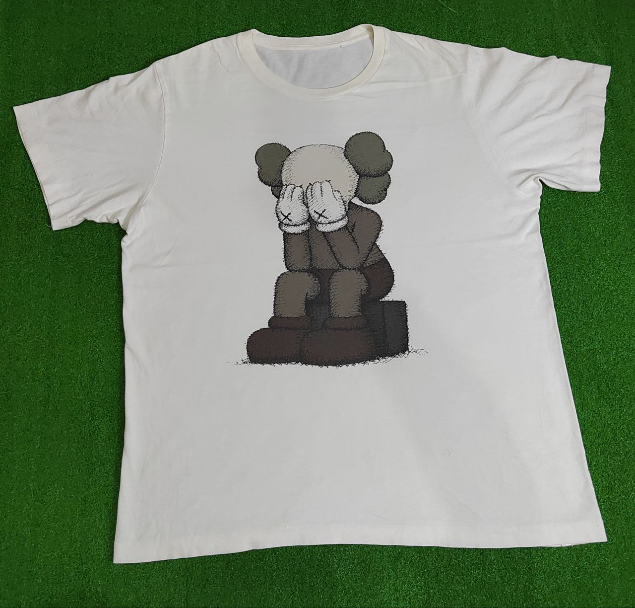 Vintage - Kaws Flayed Tee White extra Large Size / Original Fake - 2