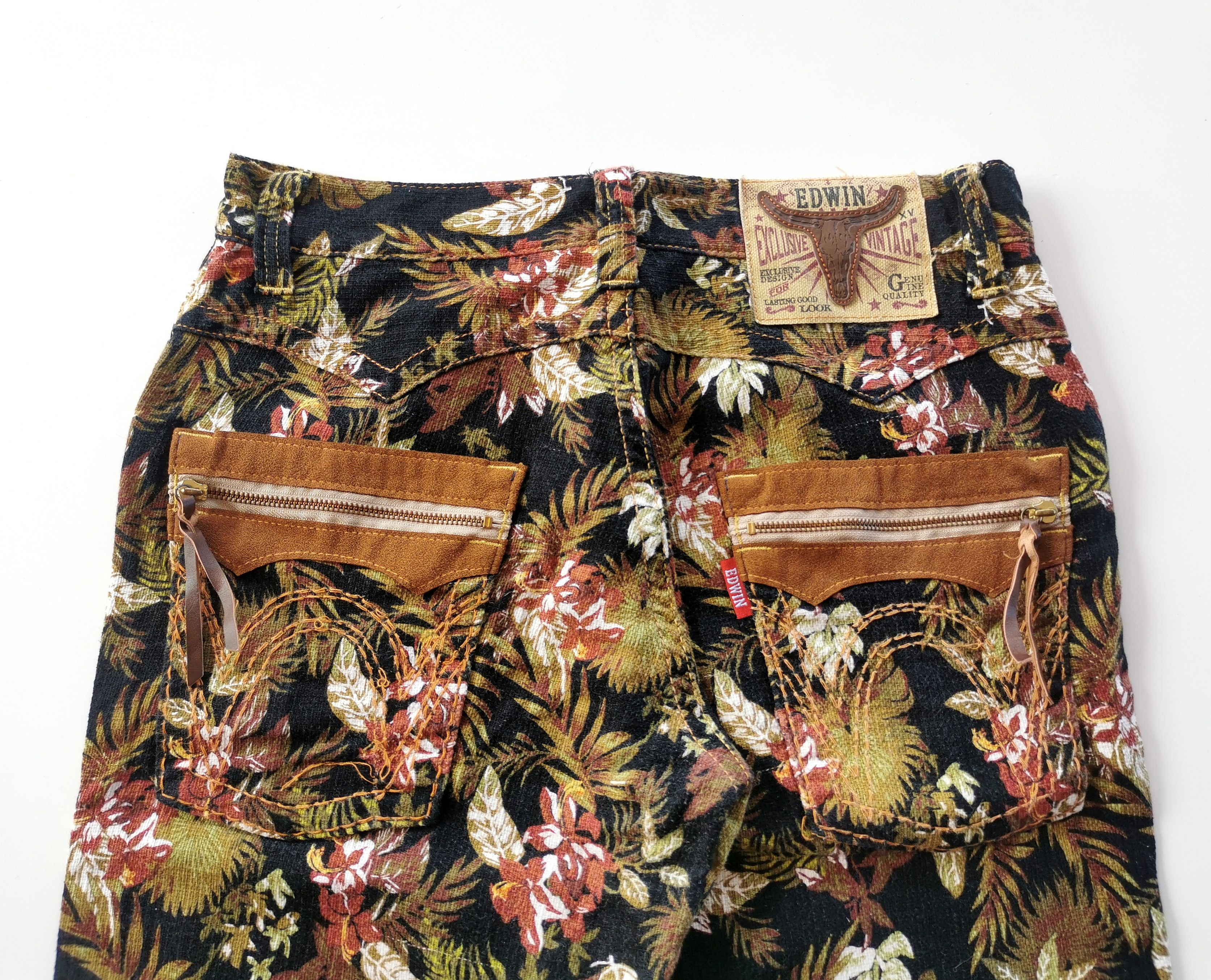 Edwin Flowers Leaf Shorts Pants - 3