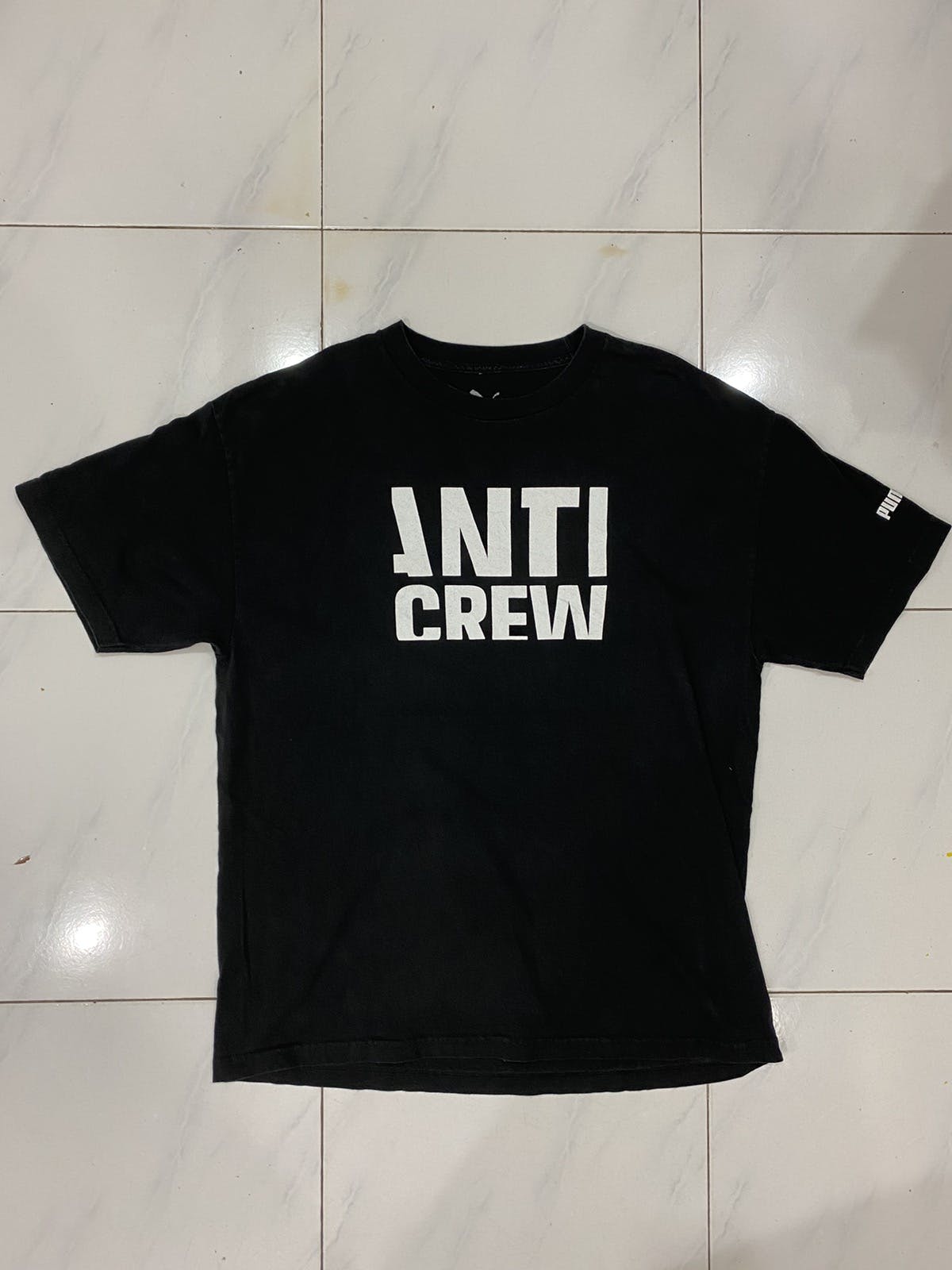Rihanna Riri ANTI CREW World Tour Crew Tshirt - 1