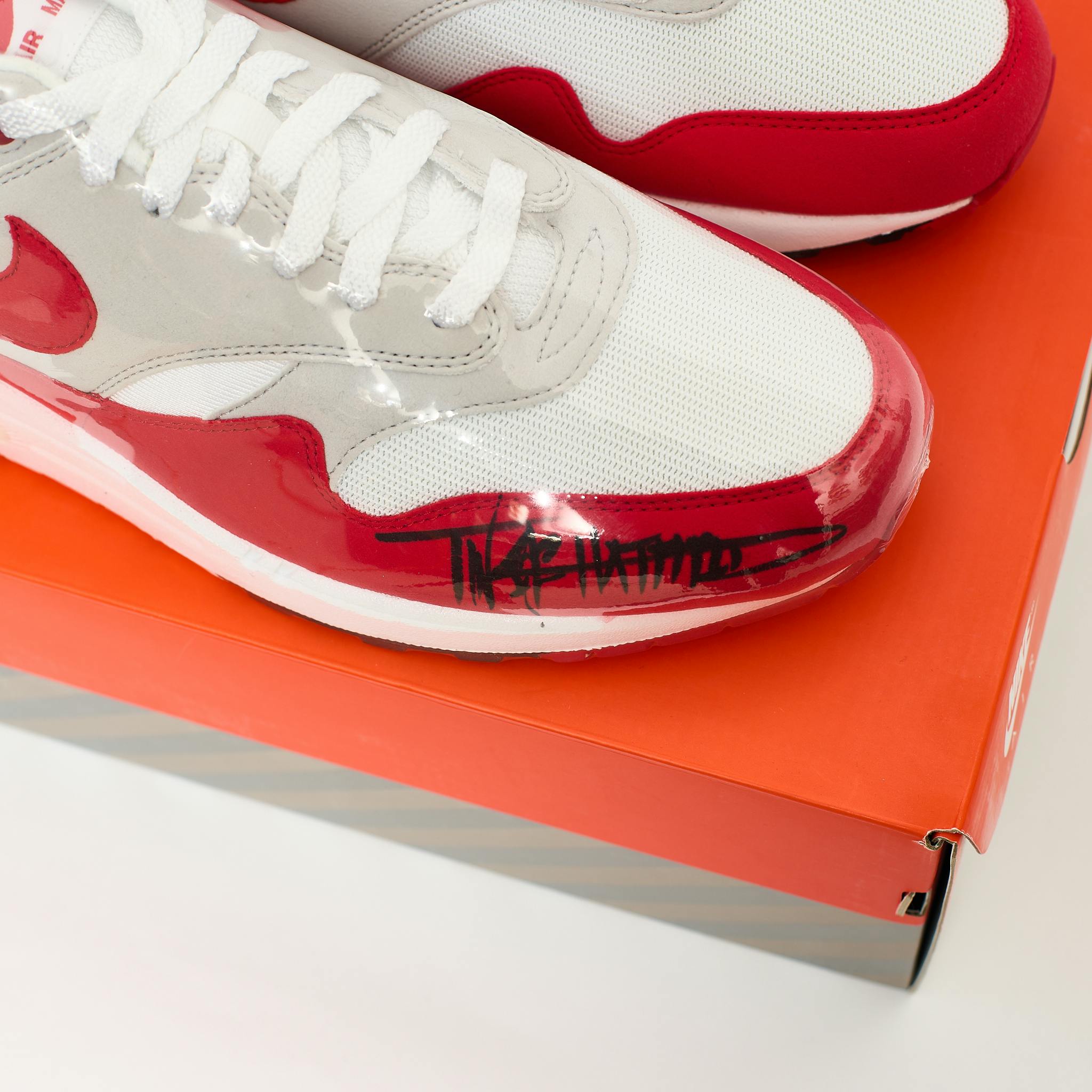 Nike Air Max 1 Anniversary Red Autographed Tinker Hatfield - 3