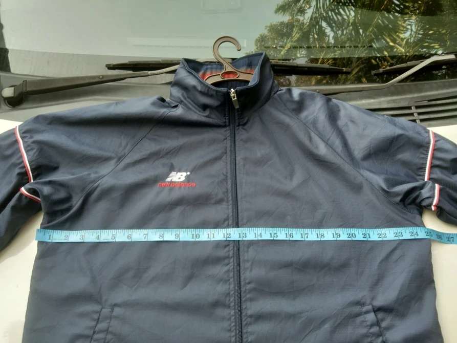 NEW BALANCE LIGHTLAYERS JACKET HIDDEN HOOD - 10