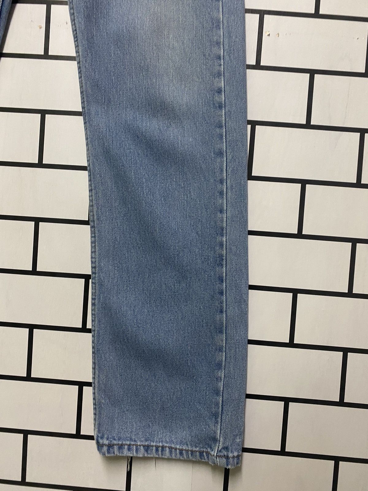 Vintage LEVIS 505 Light Wash Distressed Jean -L23 - 7