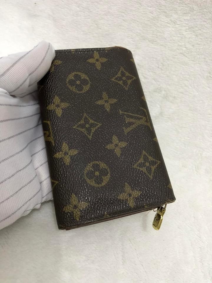 Authentic LOUIS VUITTON Wallet - 10