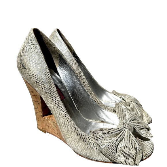 Betsey Johnson Cork Cut Out Wedge Heels Bow Peep Toe Slip On Cocktail Silver 8 - 1