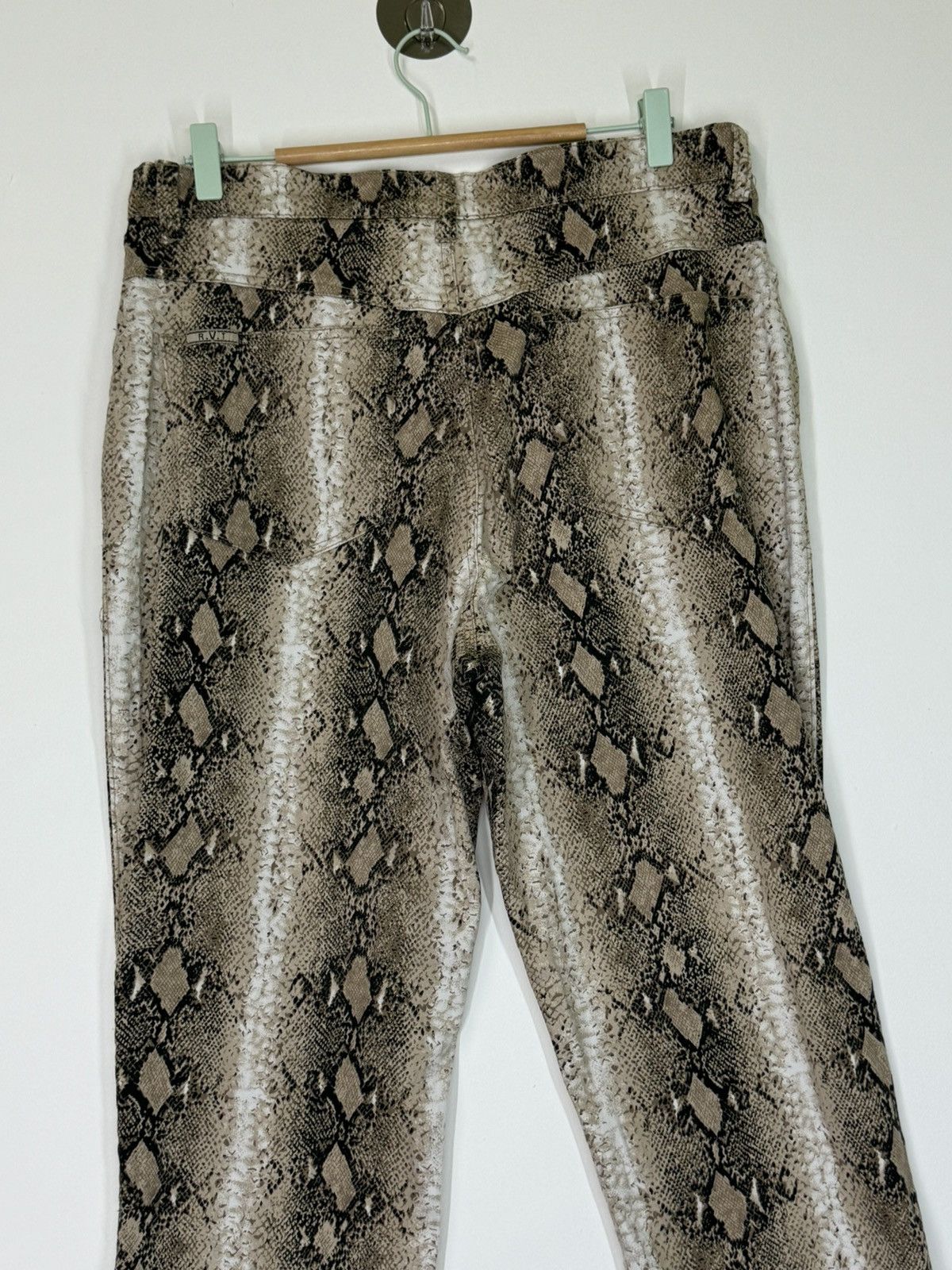 RVT Snake Design Full Print Pants - 10