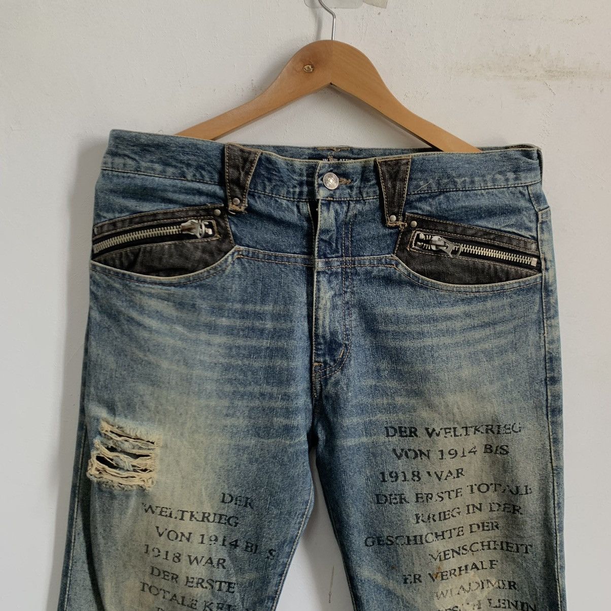 Vintage - In The Attic Full Print Word Distressed Denim Jeans - 3