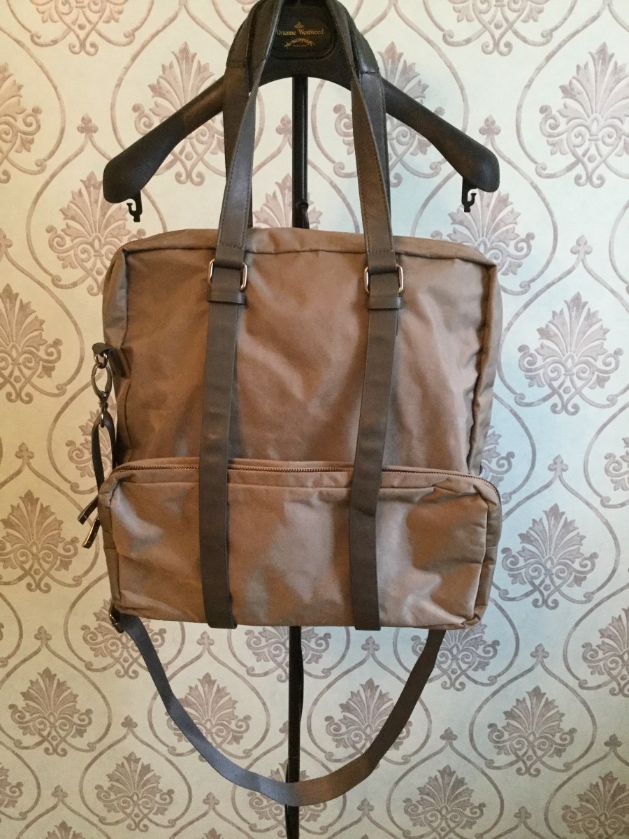 Shoulder bag. - 1