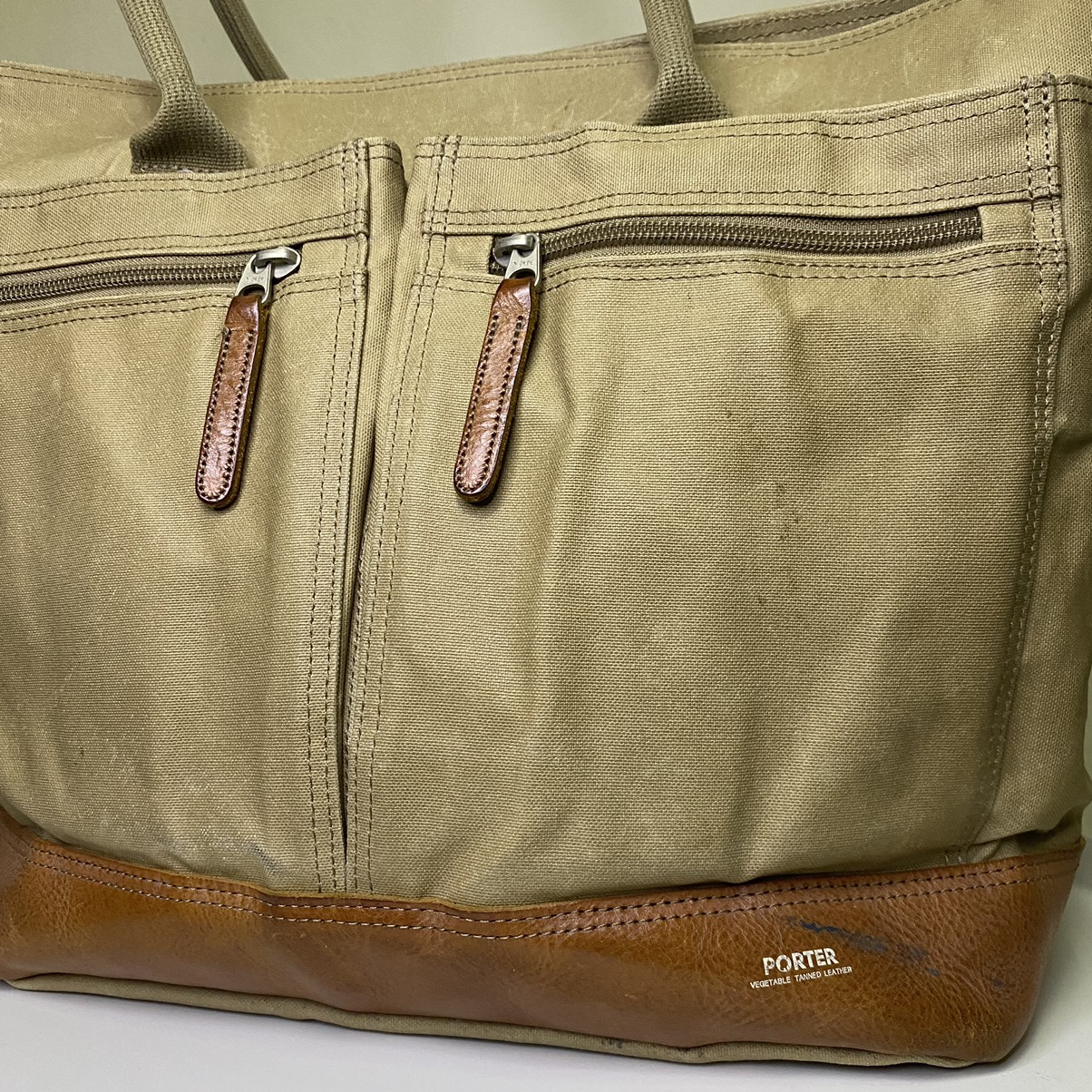 VTG PORTER VEGETABLE TAN LEATHER MULTIPOCKET TOTE BAG