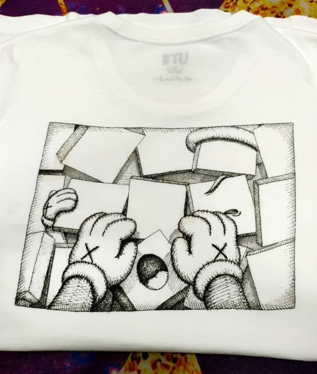 Uniqlo - x Kaws T shirt - 2