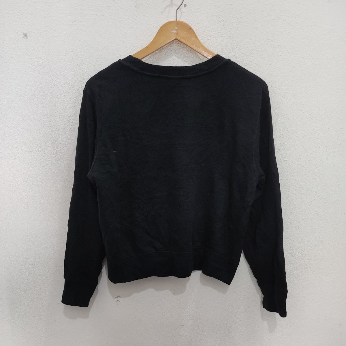 Uniqlo - Uniqlo Minnie Mouse Disney Cartoon Black Small Sweatshirt - 2