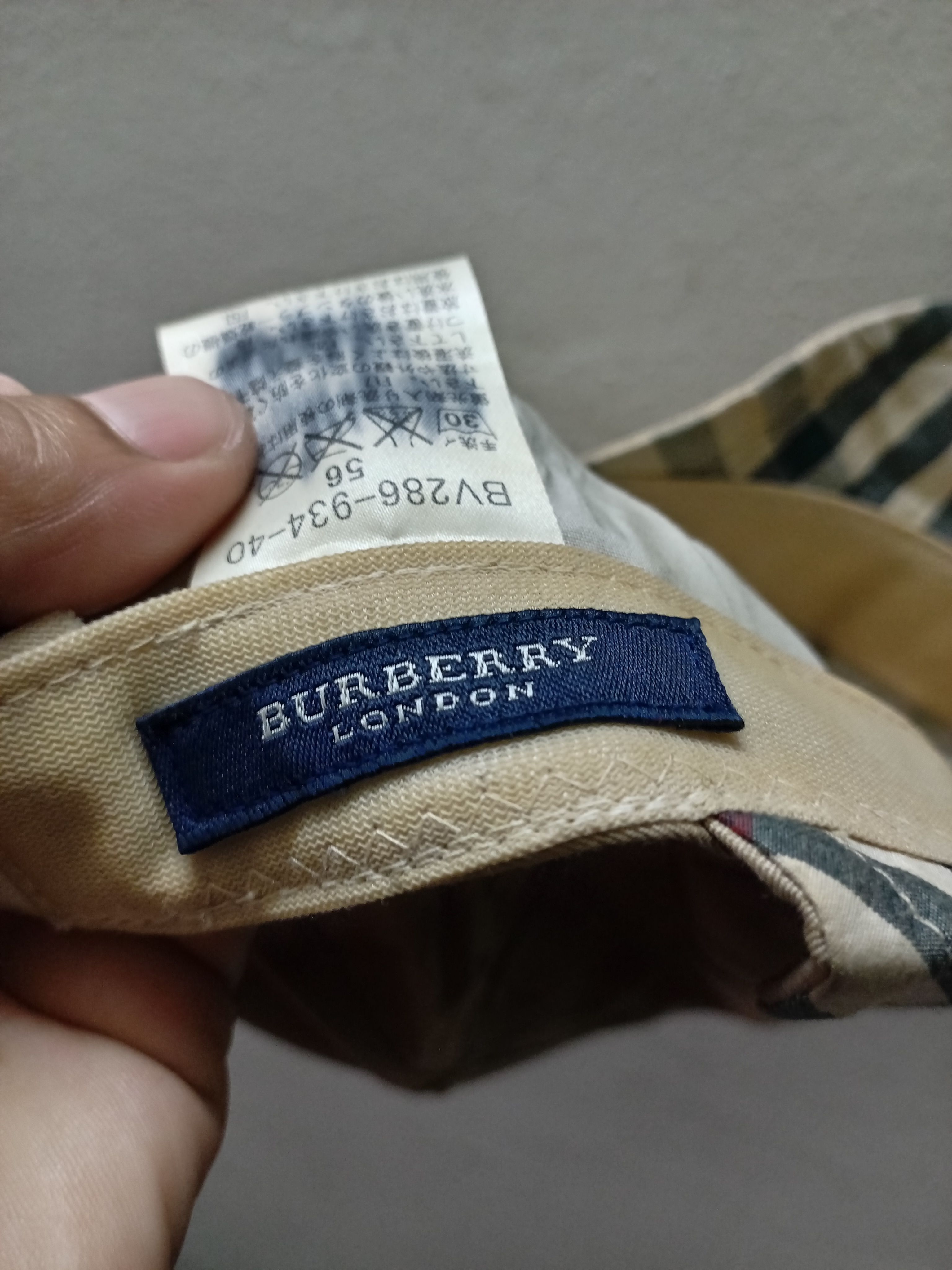 Burberry hat - 3