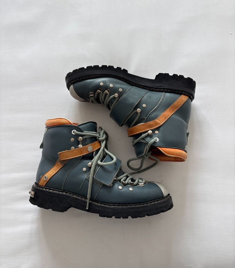 Undercover 10SS Vintage Less But Better Lace-Up Boots - 1