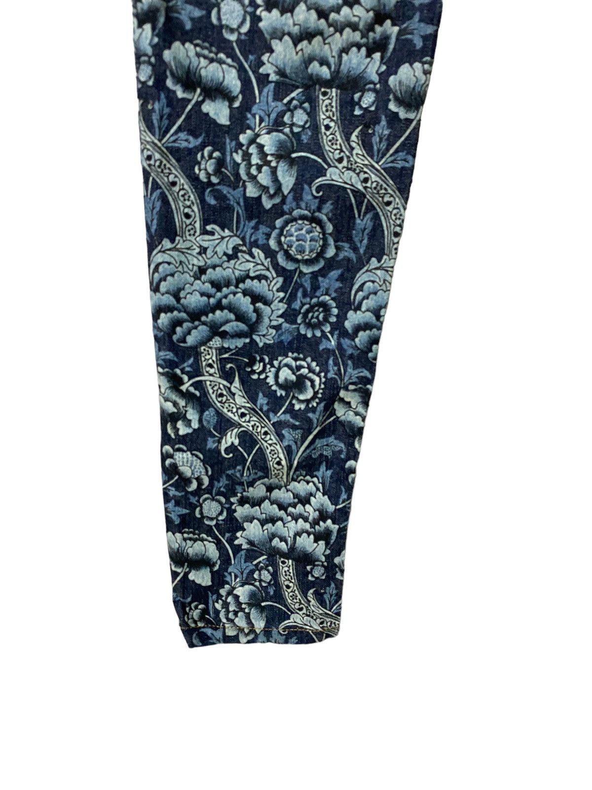 Vintage ARTISAN Floral Full Printed Skinny Denim - 17