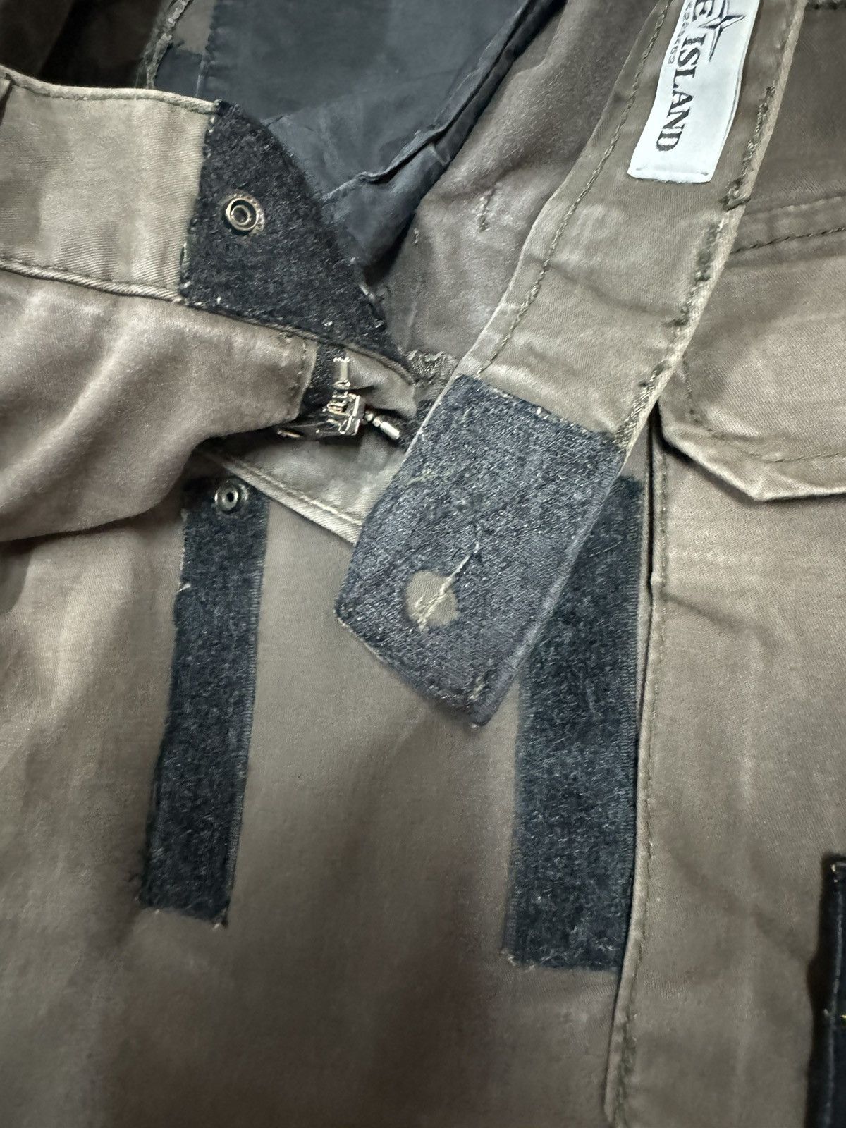 Stone Island Bermuda Cargo Short Pants - 18