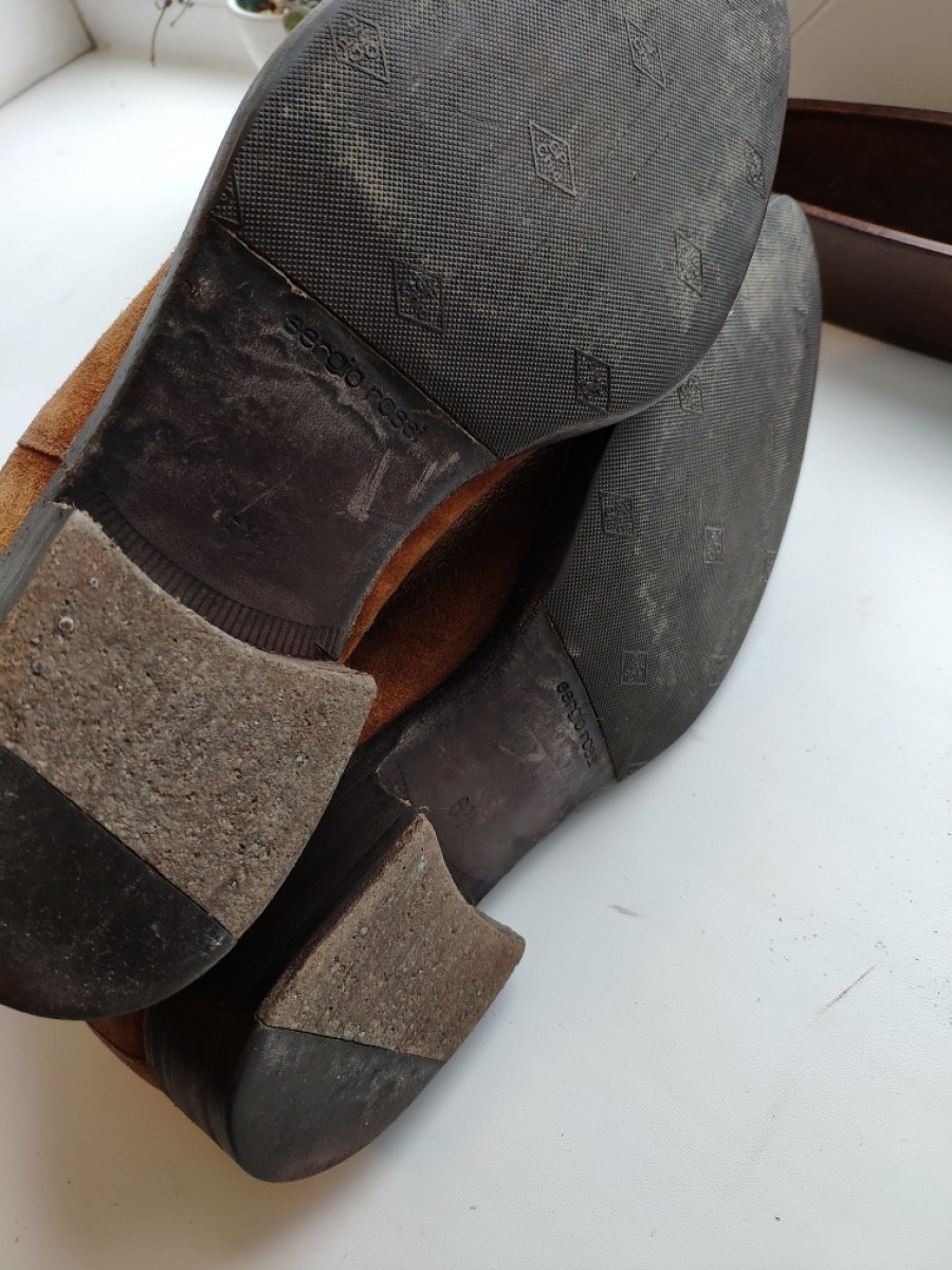 Sergio Rossi - Tan strap chelsea boots.Fits like Saint Laurent or Gucci - 7