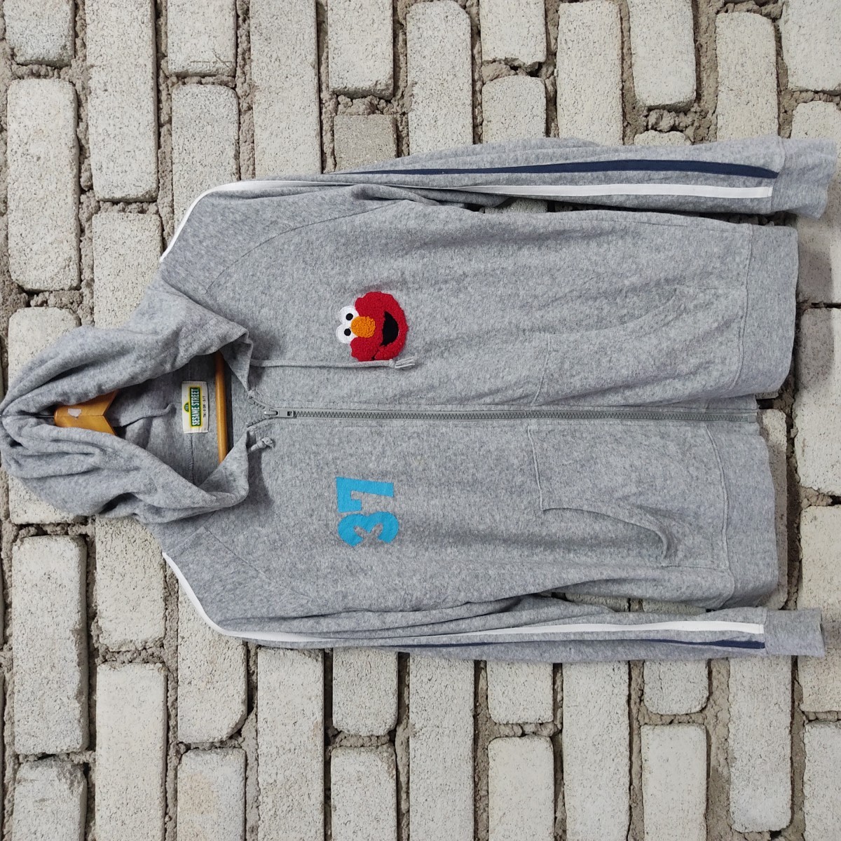 Cartoon Network - Sesame Street ELMO Monster Sweater Hoodie 90s Kaws - 1