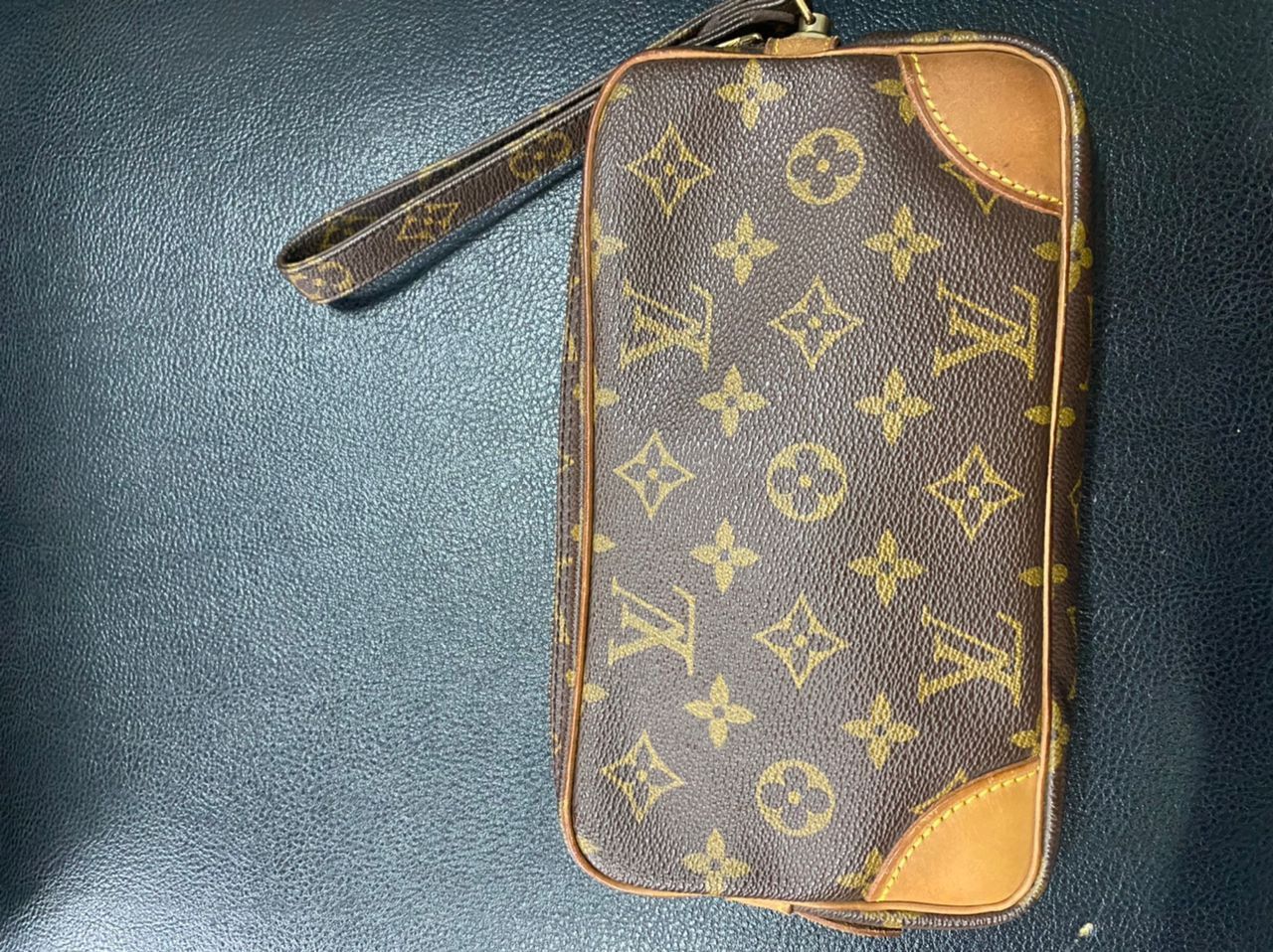 Authentic LOUIS VUITTON Mrlyn Dragon Clucth Bag - 19