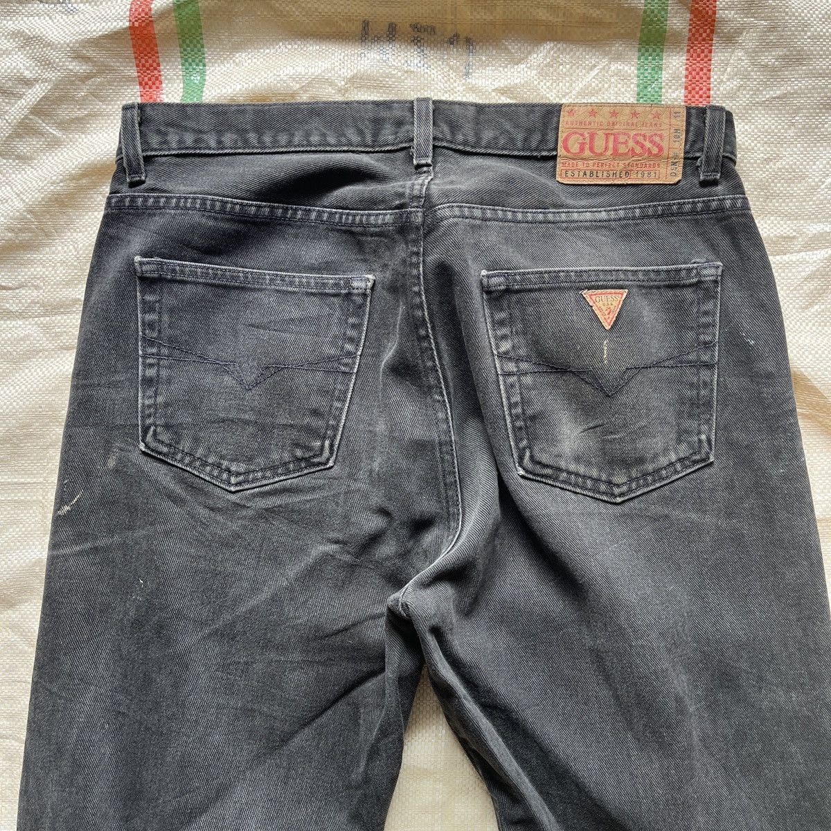 Vintage - Faded Black Guess Denim Jeans Style 39100 Made In USA - 17