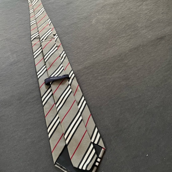 Vintage Burberry London Grey Stripe Check Men’s 100% Silk Tie Italy GUC Gray - 7