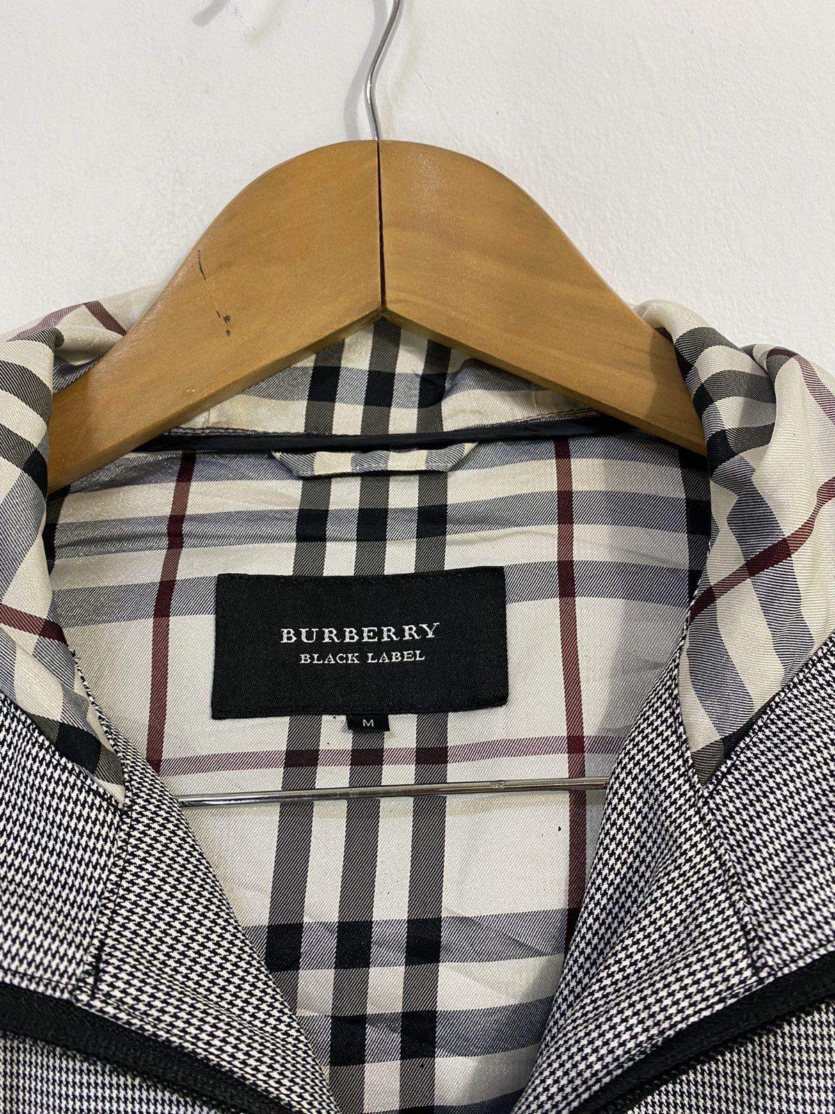 Burberry Black Label Design Small Logo Raglan Sleeve Design - 4