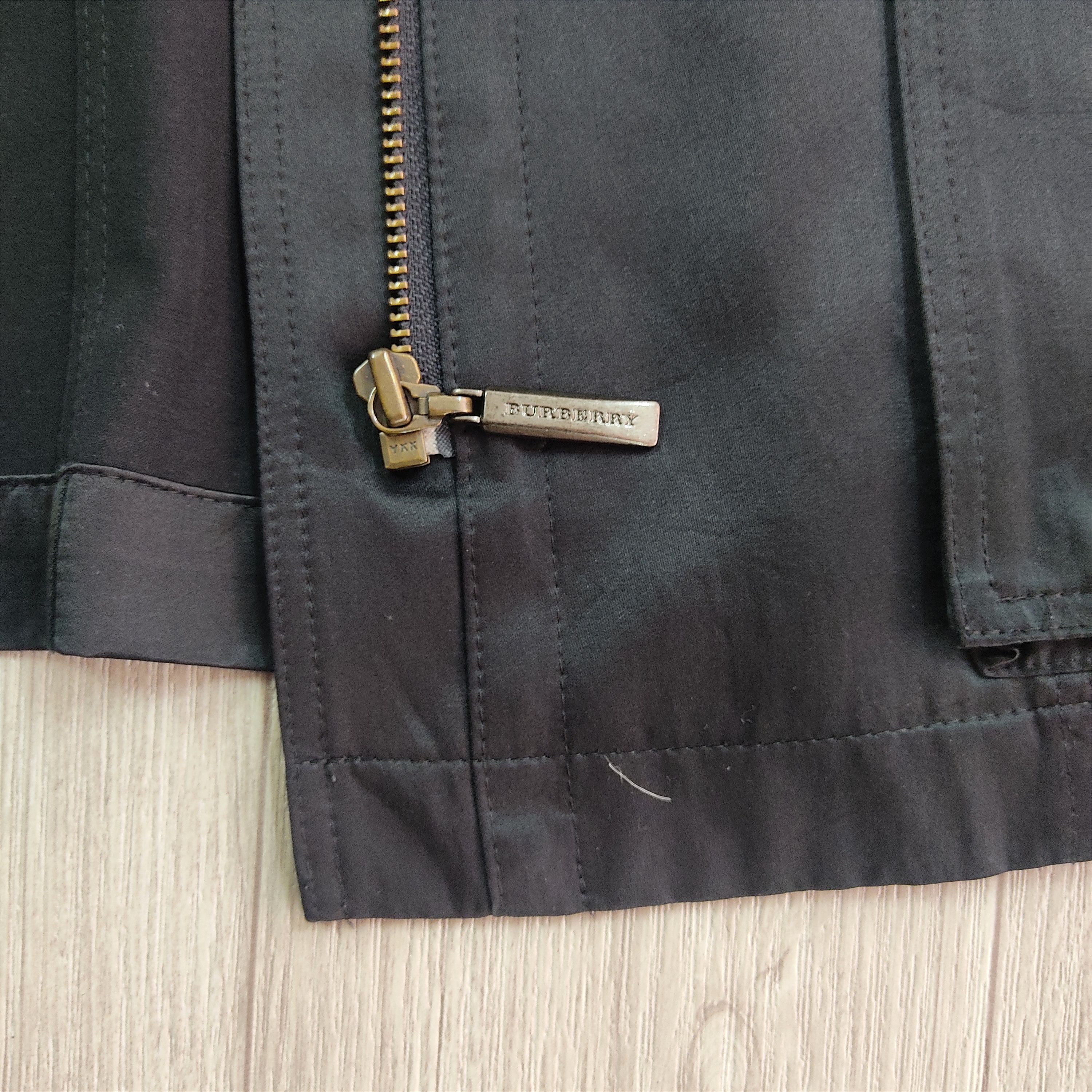 BURBERRY Side Strapped 4-Pockets Zipper Jacket - 10