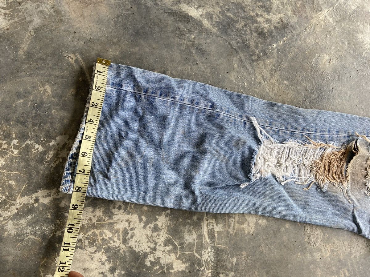 💥Vintage Distressed Levis Sample - 18