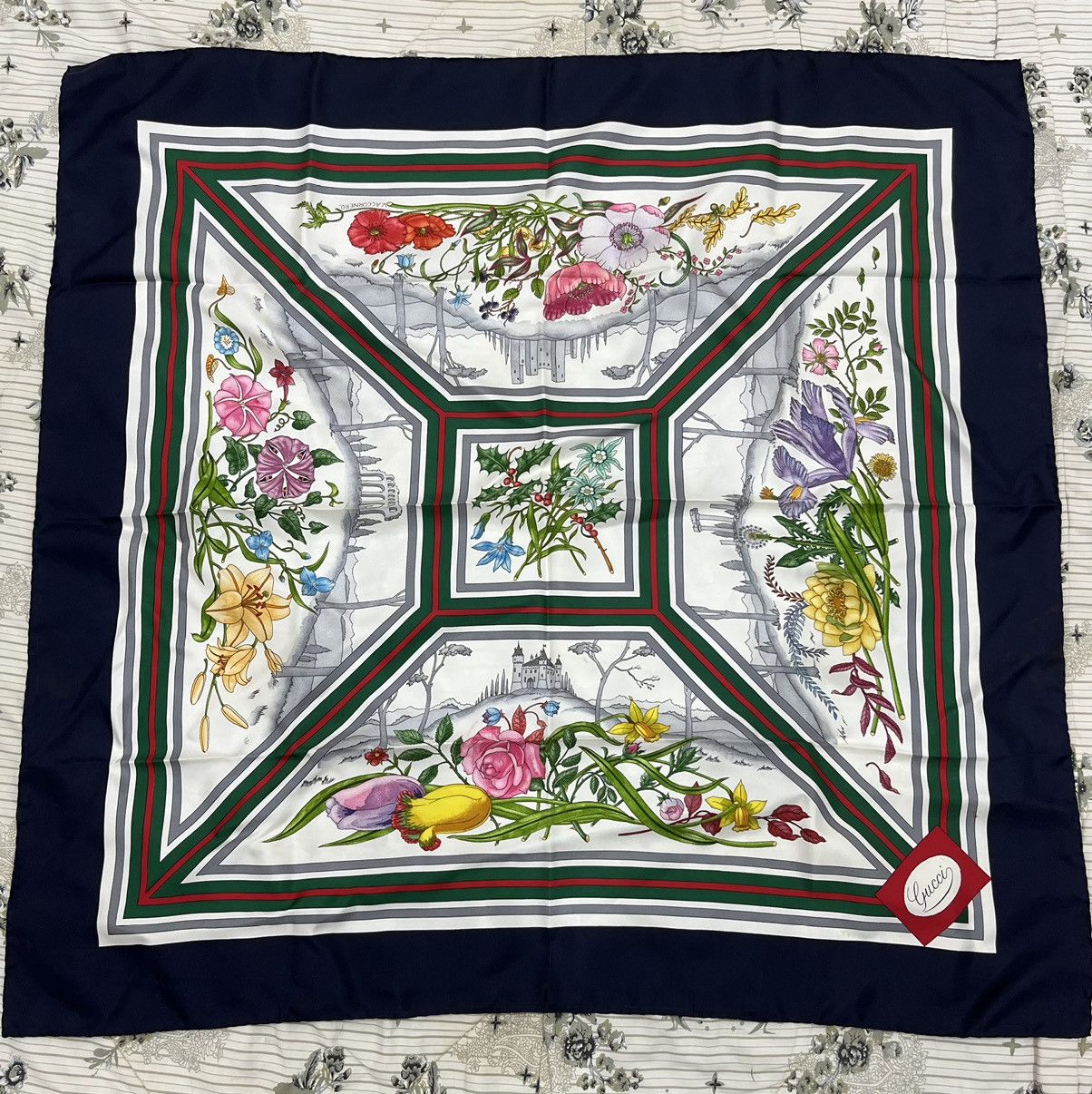 GUCCI SILK SCARF - 1