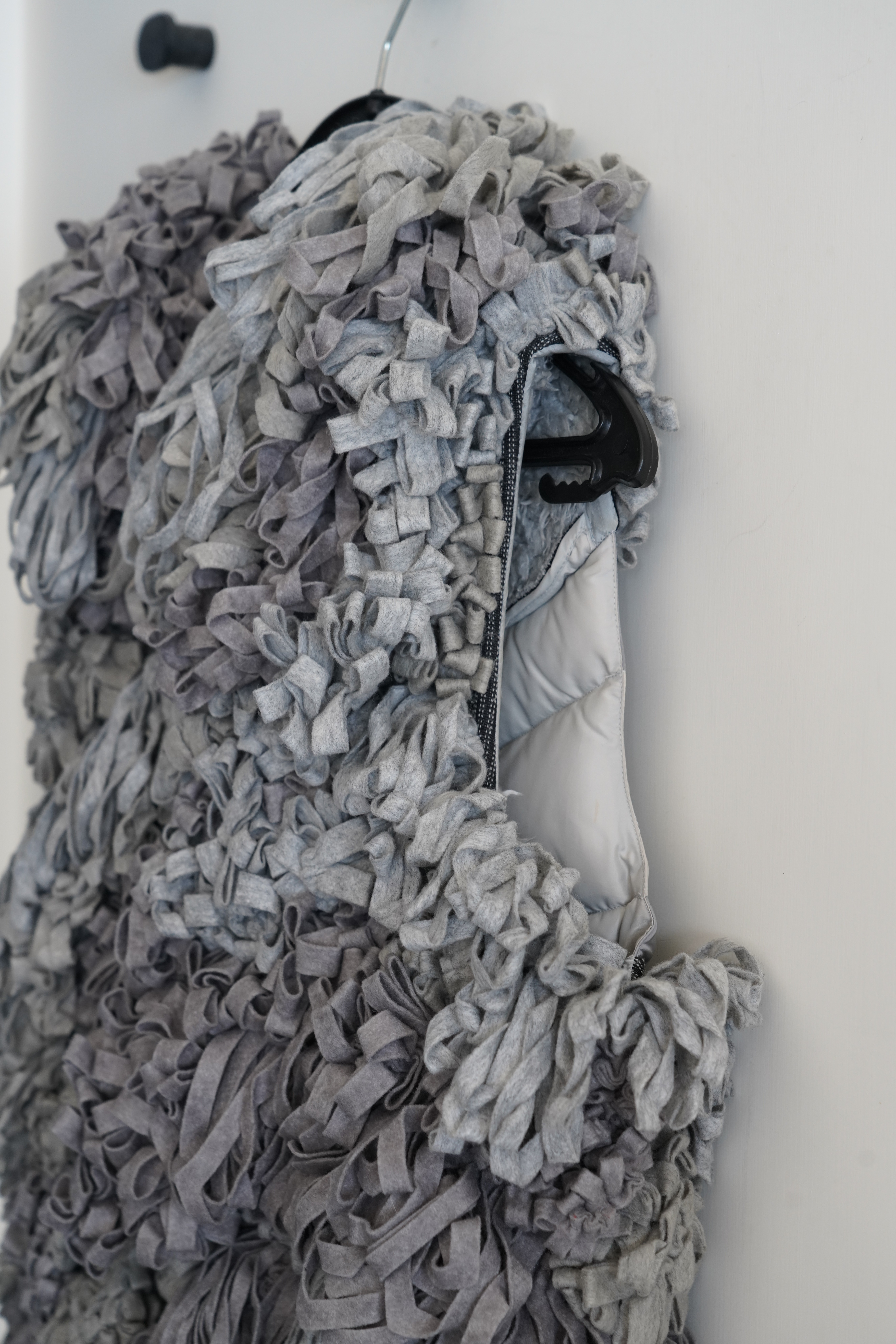 AW05 Arts and Crafts Ruffled Down Vest - 6